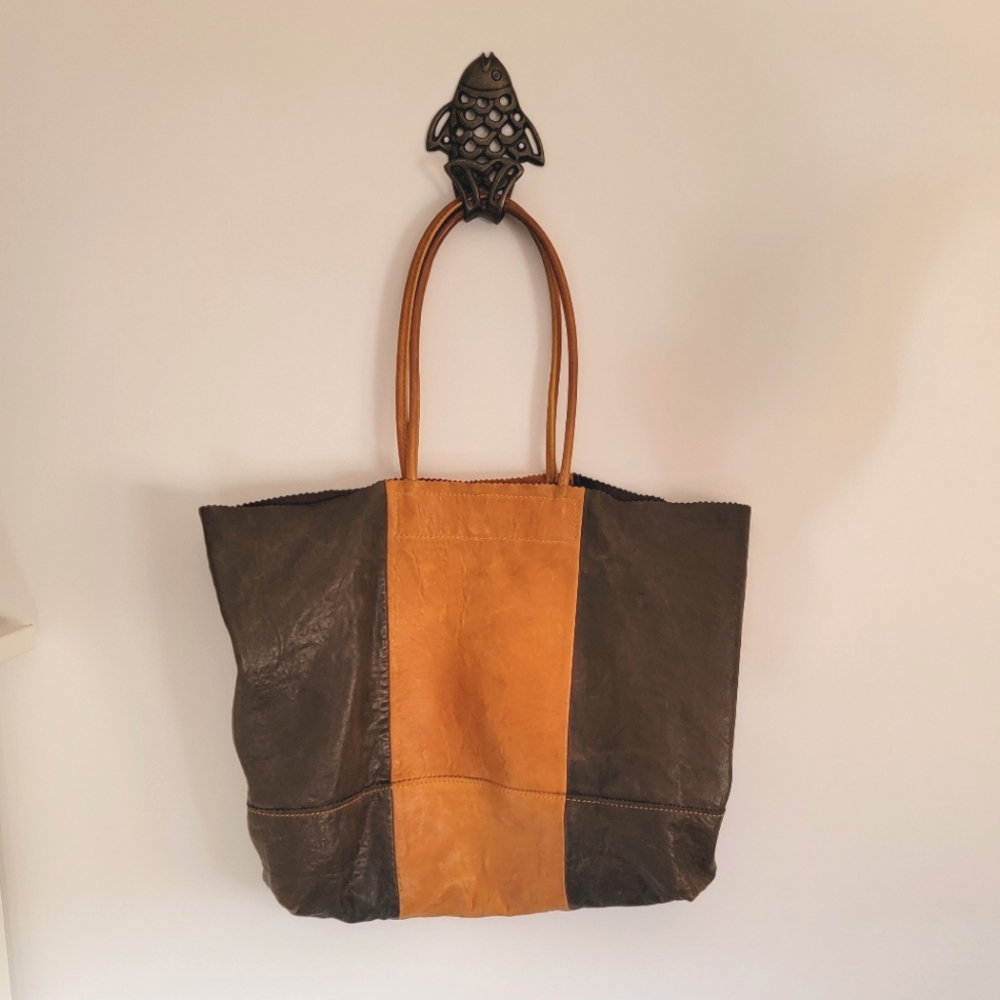 Leather tote